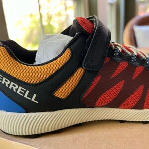 Merrell  boys 7m UK 6m EUR 38M
